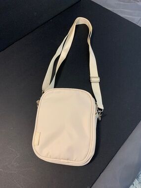 Crossbody and handmade Jewelry